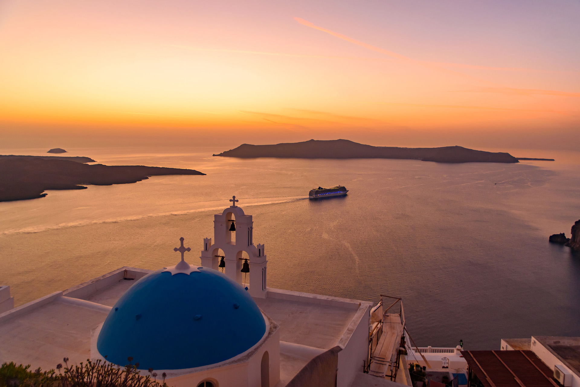 santorini cave houses